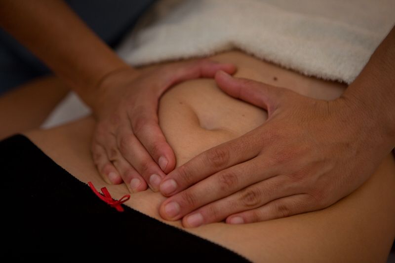 Tratamiento-visceral-Clinica-Nura-Fisioterapia-Sevilla-2-1